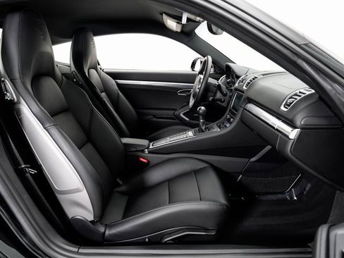 Used 2016 Porsche Cayman image 21