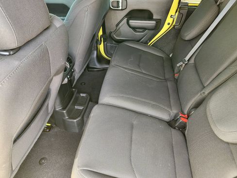 Used 2023 Jeep Wrangler Unlimited w/ Cold Weather Group AWD/4WD image 39