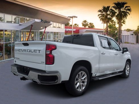 Used 2021 Chevrolet Silverado 1500 LTZ w/ LTZ Premium Package AWD/4WD image 3
