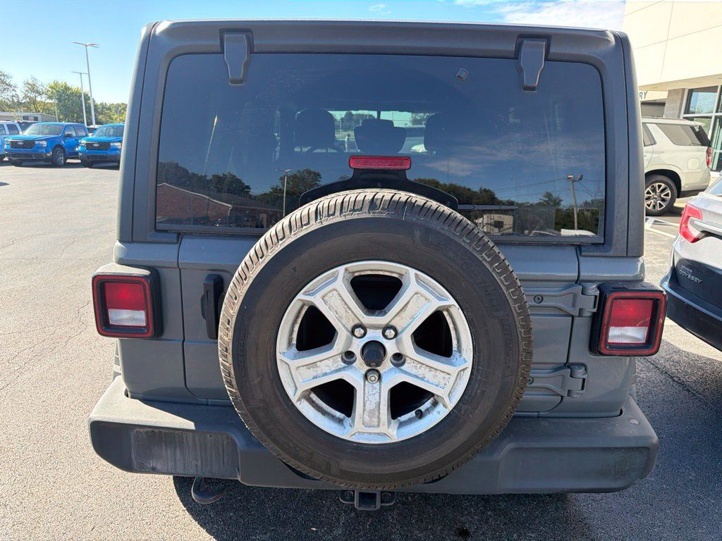 Used 2020 Jeep Wrangler Unlimited Sport S AWD/4WD image 3
