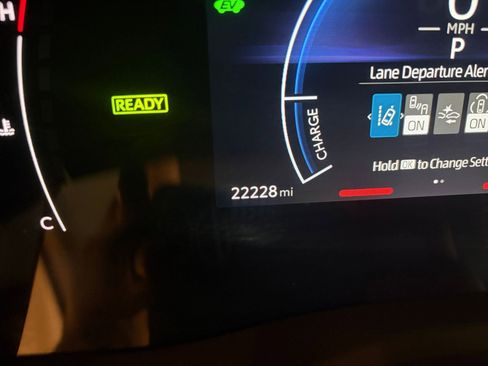 Used 2025 Toyota Camry LE image 39