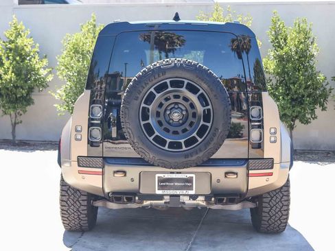 Certified 2025 Land Rover Defender 110 AWD/4WD image 5