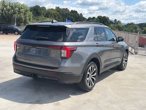 Certified 2025 Ford Explorer ST-Line RWD image 3