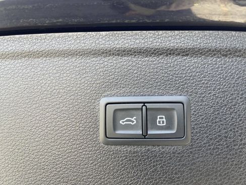 Used 2019 Audi Q5 2.0T Premium w/ Convenience Package image 8