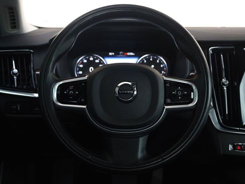 Used 2018 Volvo S90 T5 Momentum w/ Convenience Package FWD image 31