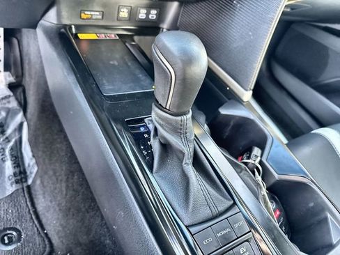 Used 2025 Toyota Camry SE image 28