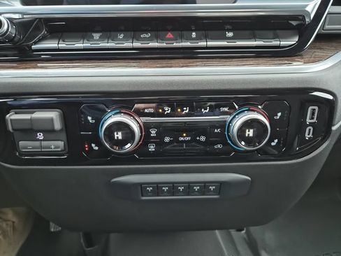 Used 2025 GMC Sierra 3500 SLE AWD/4WD image 17