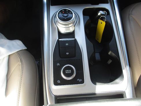 Certified 2021 Ford Explorer XLT w/ Equipment Group 202A image 11