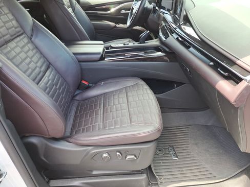 Used 2024 Cadillac Escalade Sport Platinum AWD/4WD image 15