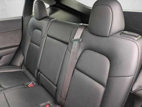 Used 2021 Tesla Model Y Long Range image 14