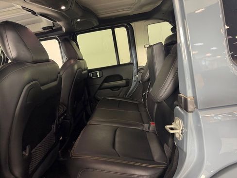 Used 2024 Jeep Wrangler Unlimited Sahara w/ Technology Group AWD/4WD image 27