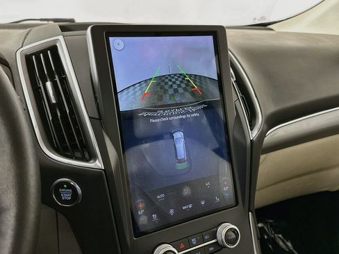 Used 2021 Ford Edge Titanium FWD image 13