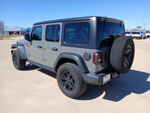 Used 2021 Jeep Wrangler Unlimited Sport image 4