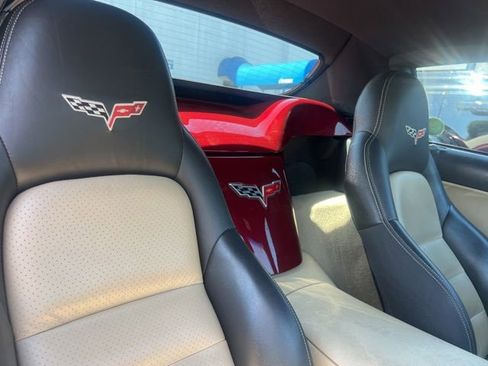 Used 2007 Chevrolet Corvette Convertible w/ Preferred Equipment Group RWD image 8