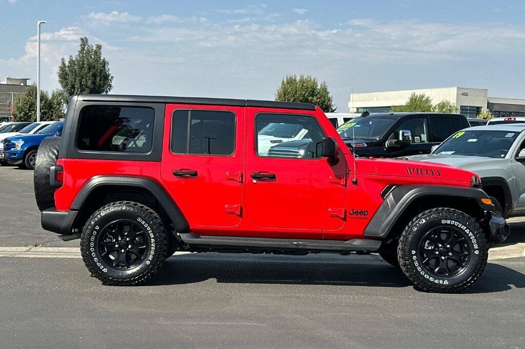 Used 2021 Jeep Wrangler Unlimited Sport AWD/4WD image 3