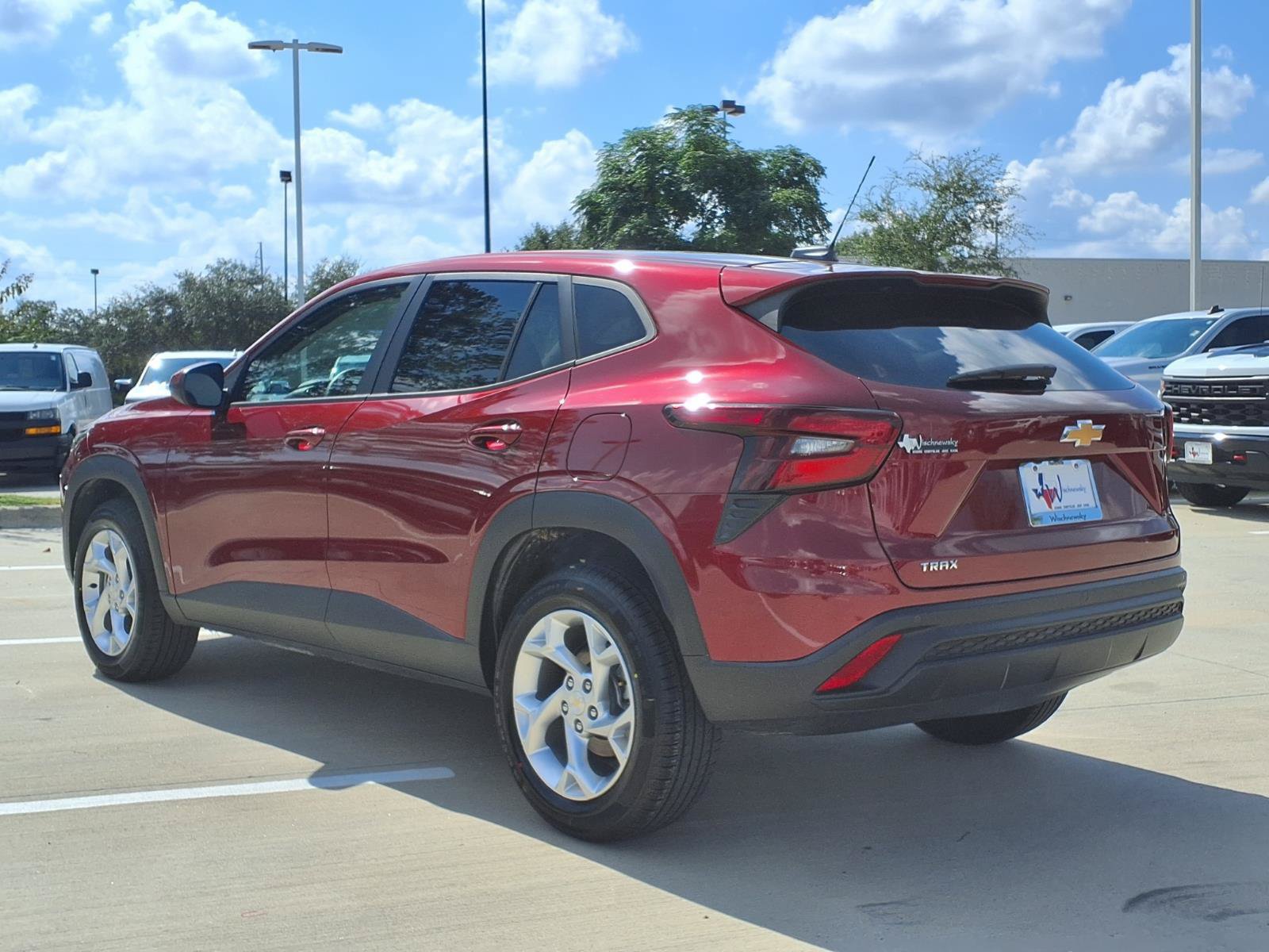 Used 2024 Chevrolet Trax LS w/ LS Convenience Package FWD image 2