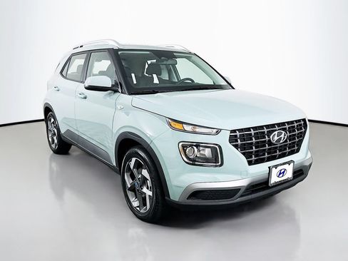 New 2026 Hyundai Venue SEL FWD image 3