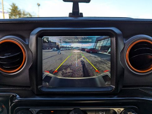 Used 2022 Jeep Gladiator Mojave w/ Cold Weather Group image 21