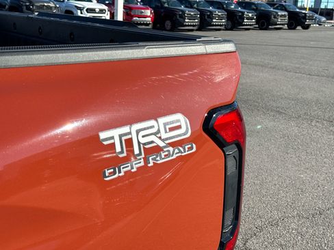 Used 2025 Toyota Tacoma TRD Off-Road image 8