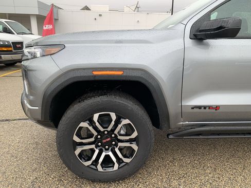 New 2025 GMC Canyon AT4 w/ Nightfall Edition image 32