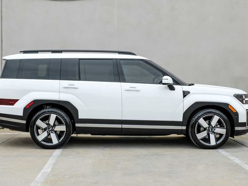 Used 2024 Hyundai Santa Fe Limited image 8