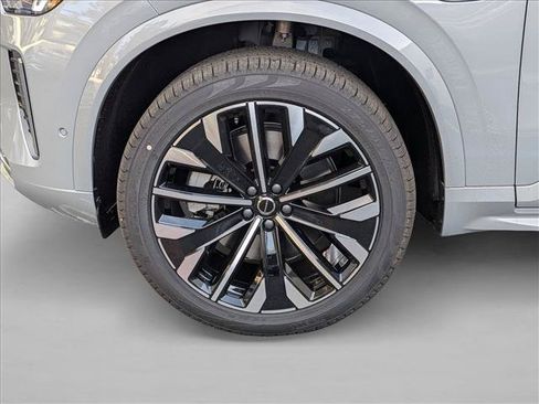 Used 2026 Volvo XC90 T8 Ultra w/ Protection Package AWD/4WD image 11