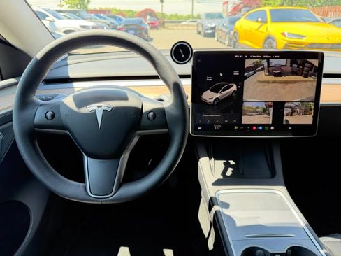 Used 2023 Tesla Model Y Long Range AWD/4WD image 19