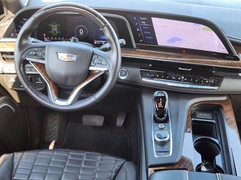 Used 2023 Cadillac Escalade Sport Platinum w/ LPO, ONYX Package AWD/4WD image 10