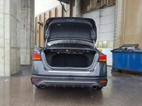 Used 2022 Nissan Altima 2.5 SR w/ Midnight Edition Package image 10