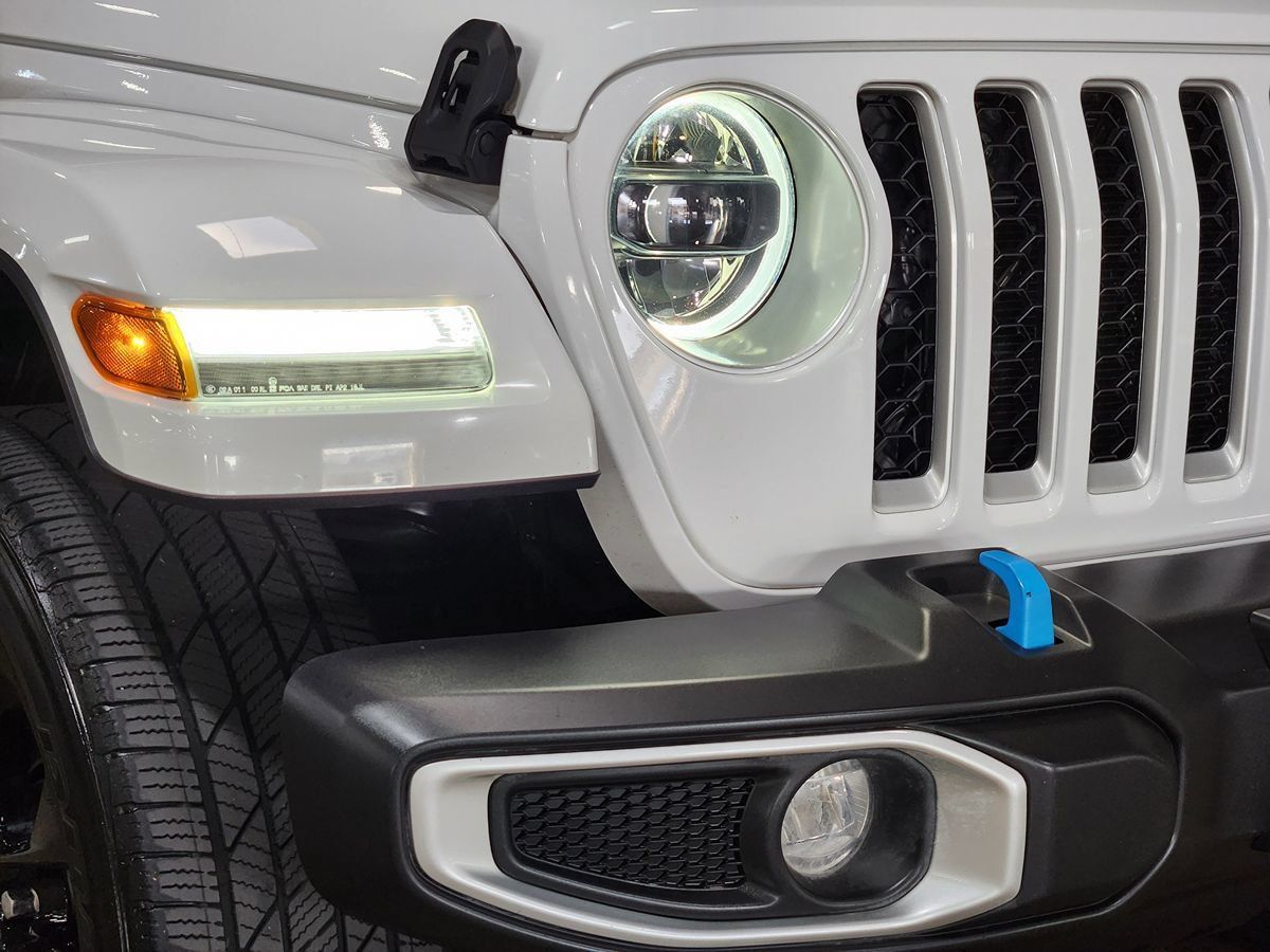 Used 2023 Jeep Wrangler Unlimited Sahara w/ Cold Weather Group AWD/4WD image 13