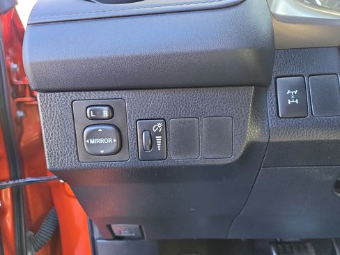 Used 2016 Toyota RAV4 LE image 14