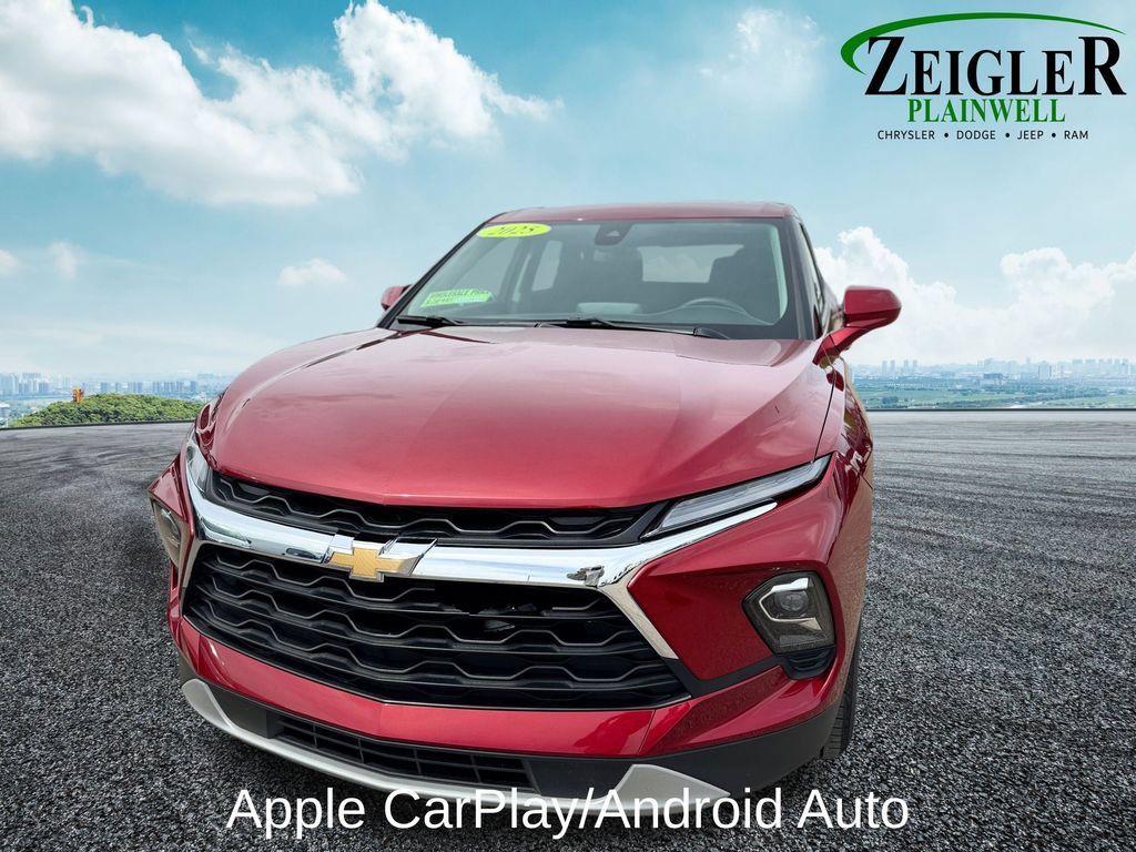 Used 2025 Chevrolet Blazer LT AWD/4WD image 9