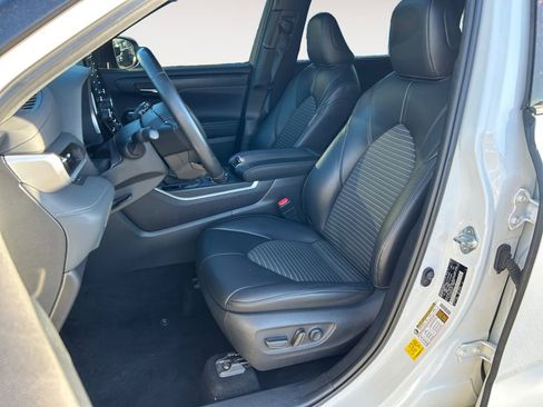 Used 2022 Toyota Highlander XSE AWD/4WD image 21