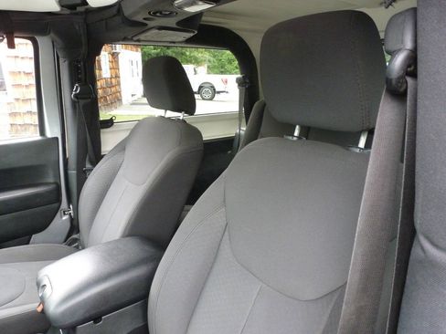 Used 2016 Jeep Wrangler Sport AWD/4WD image 21