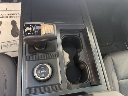 Used 2025 GMC Hummer EV 2X AWD/4WD image 23