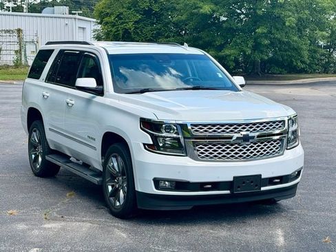 Used 2019 Chevrolet Tahoe LT w/ LT Signature Package RWD image 11