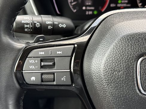 Used 2025 Honda Pilot EX-L image 23