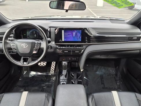 Used 2025 Toyota Camry SE FWD image 15