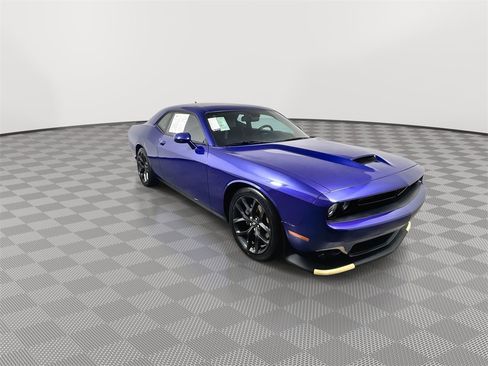 Used 2022 Dodge Challenger R/T w/ Plus Package image 2