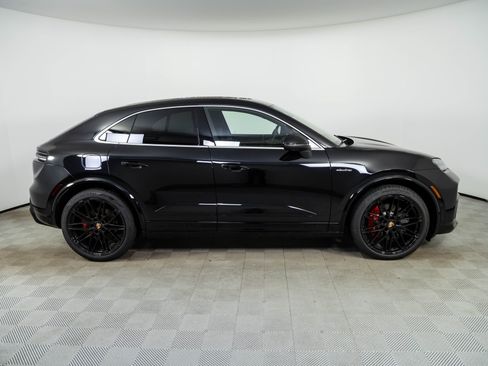 New 2026 Porsche Macan 4S Electric AWD/4WD image 28