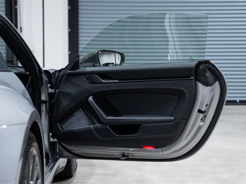 Used 2024 Porsche 911 Carrera T RWD image 33