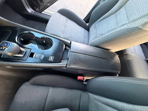 Certified 2021 Nissan Rogue SV image 15