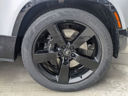 Certified 2023 Land Rover Defender 110 image 32