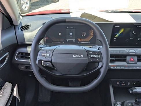 Certified 2025 Kia K4 FWD image 28