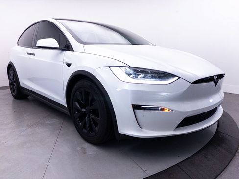Used 2022 Tesla Model X AWD/4WD image 11