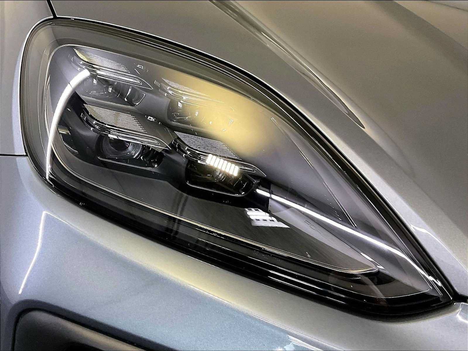 Certified 2026 Porsche Cayenne AWD/4WD image 12