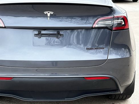 Used 2022 Tesla Model Y Performance image 6
