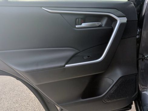 Used 2022 Toyota RAV4 XLE FWD image 25