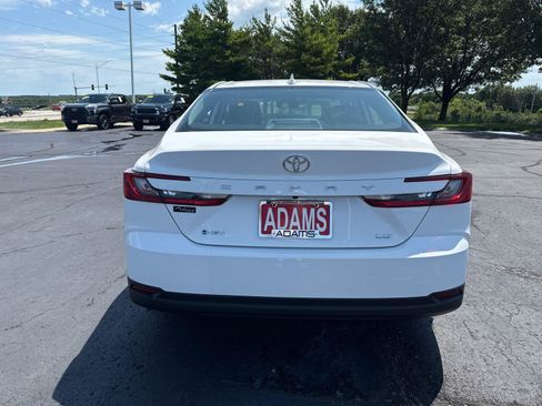 Used 2026 Toyota Camry LE w/ Convenience Package FWD image 7