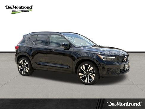 Used 2025 Volvo XC40 B5 Ultra w/ Protection Package Premier AWD/4WD image 3